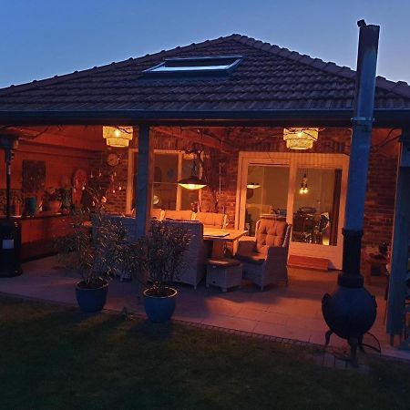 B&B Achterom Thorn Exterior photo